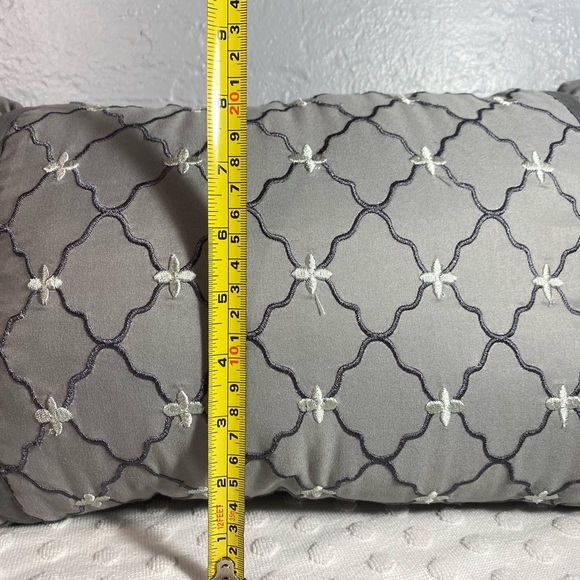 Home Essence Grey Damask 3 piece pillow set - Picture 13 of 14